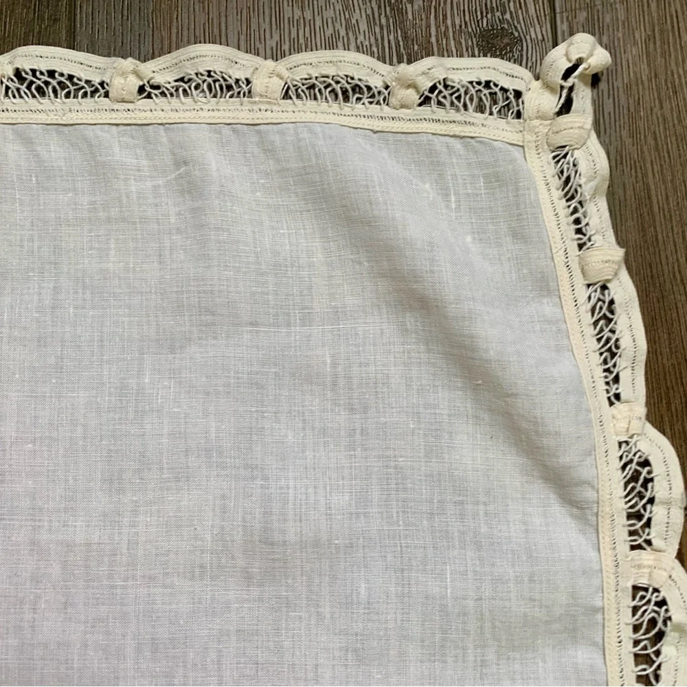 Vintage table cloths 18/18”